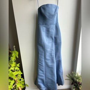 Elegant Blue Strapless Evening Gown